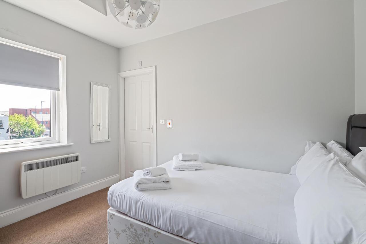 Weatherhead - Modern And Sleek Apartment