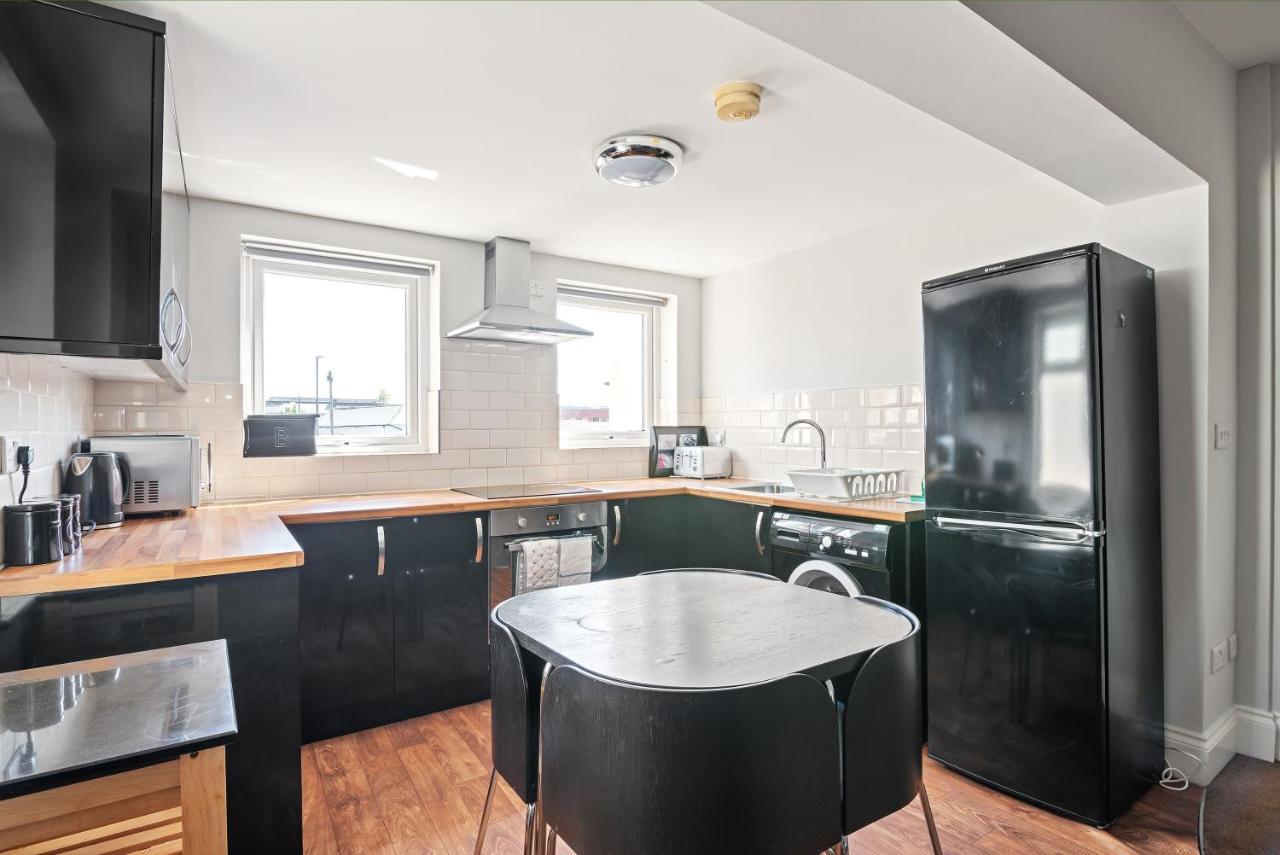 Weatherhead - Modern And Sleek
